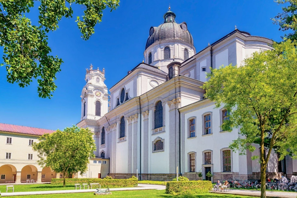 Kollegienkirche