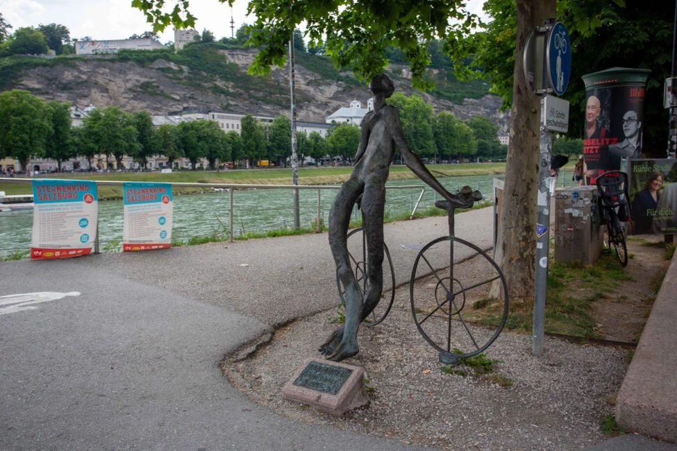 Statue